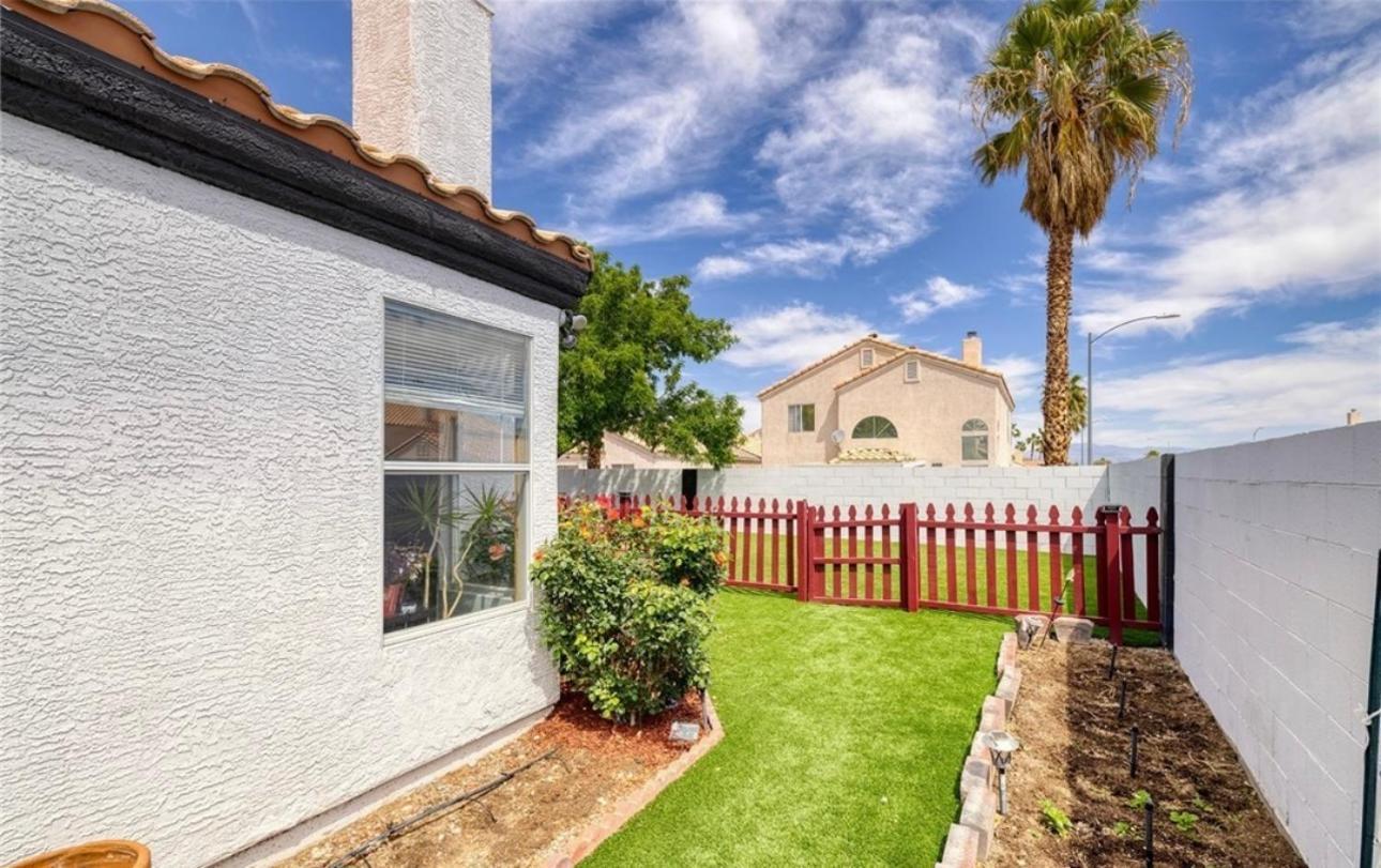 Pet-Friendly, Vibrant Oasis - Colorful Retreat Near Summerlin Vila Las Vegas Exterior foto